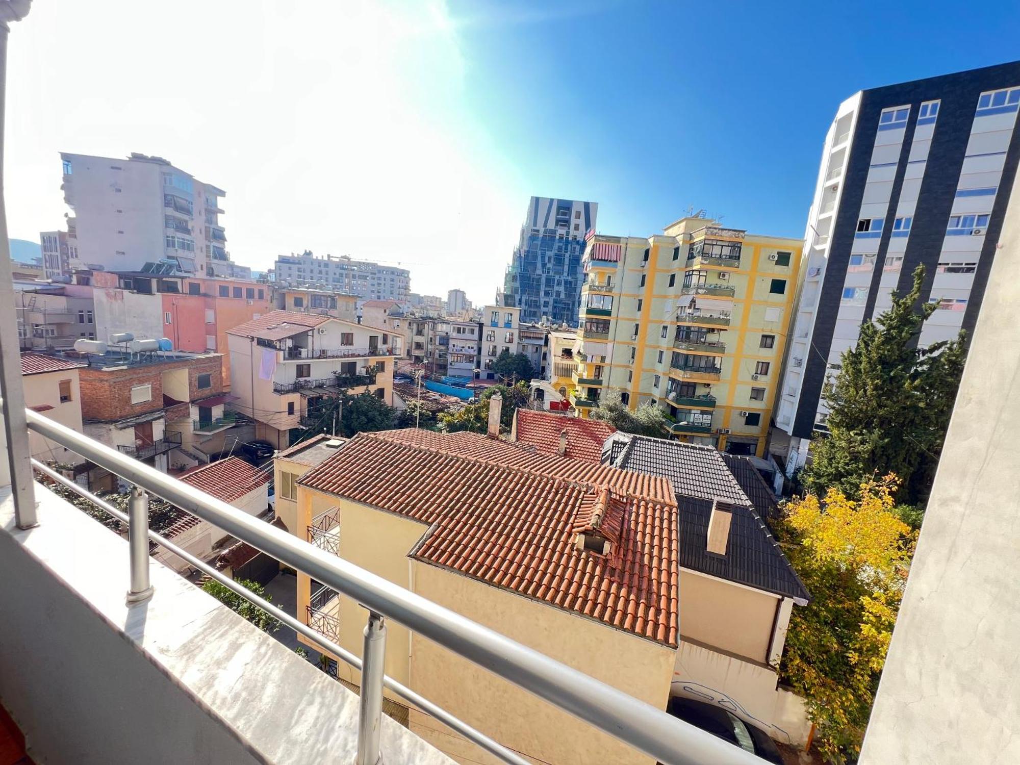 Sunlit House City Center Tirana Esterno foto