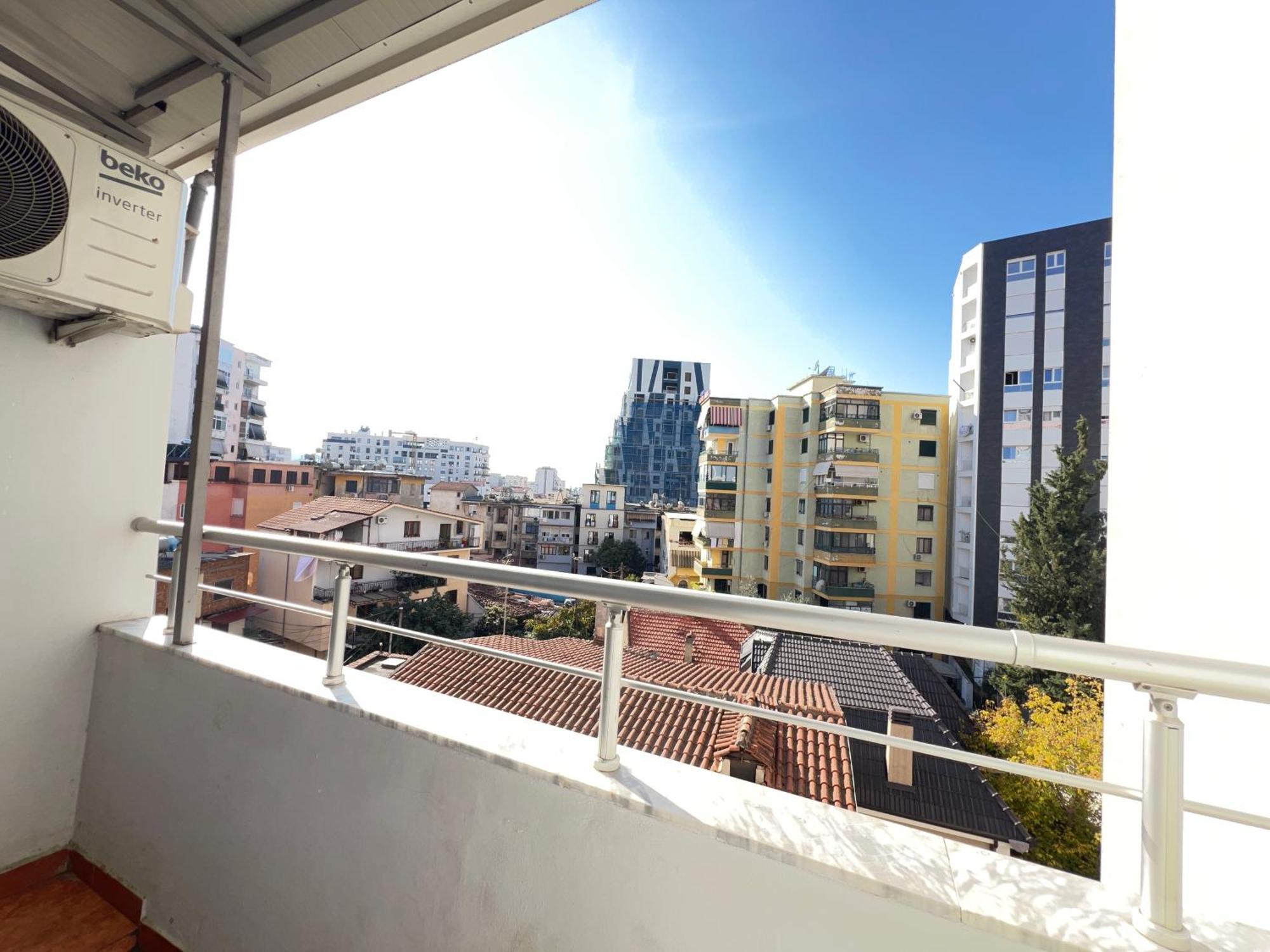Sunlit House City Center Tirana Esterno foto